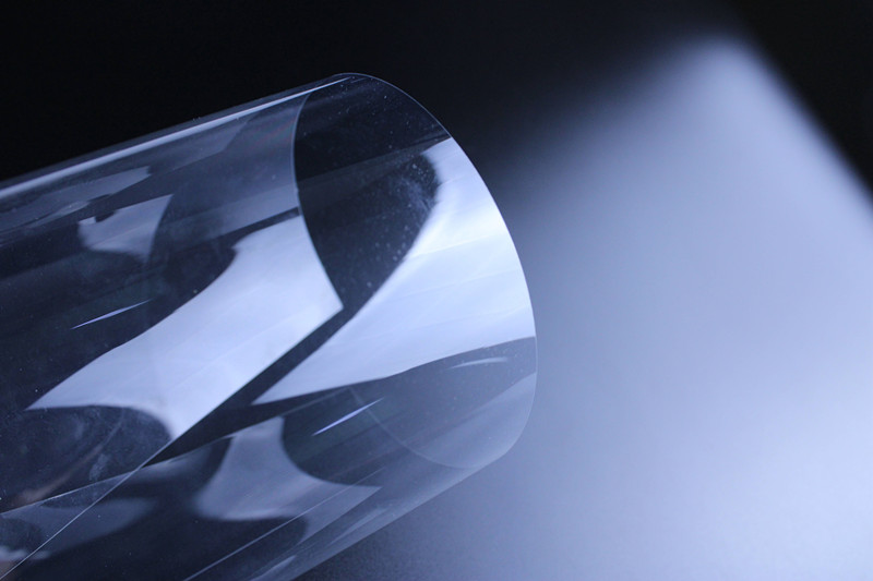 汽車前擋風(fēng)玻璃保護(hù)選擇99%紫外線阻隔率PET抗紫外線膜實(shí)測(cè)效果解析